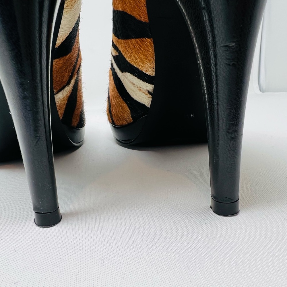 NINE WEST ROCHA TIGER PUMPS - Picture 8 of 11